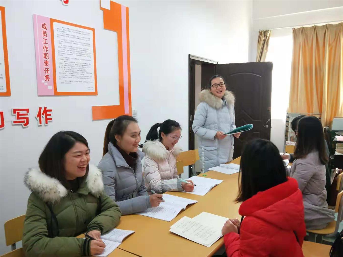 研討現(xiàn)場2.jpg