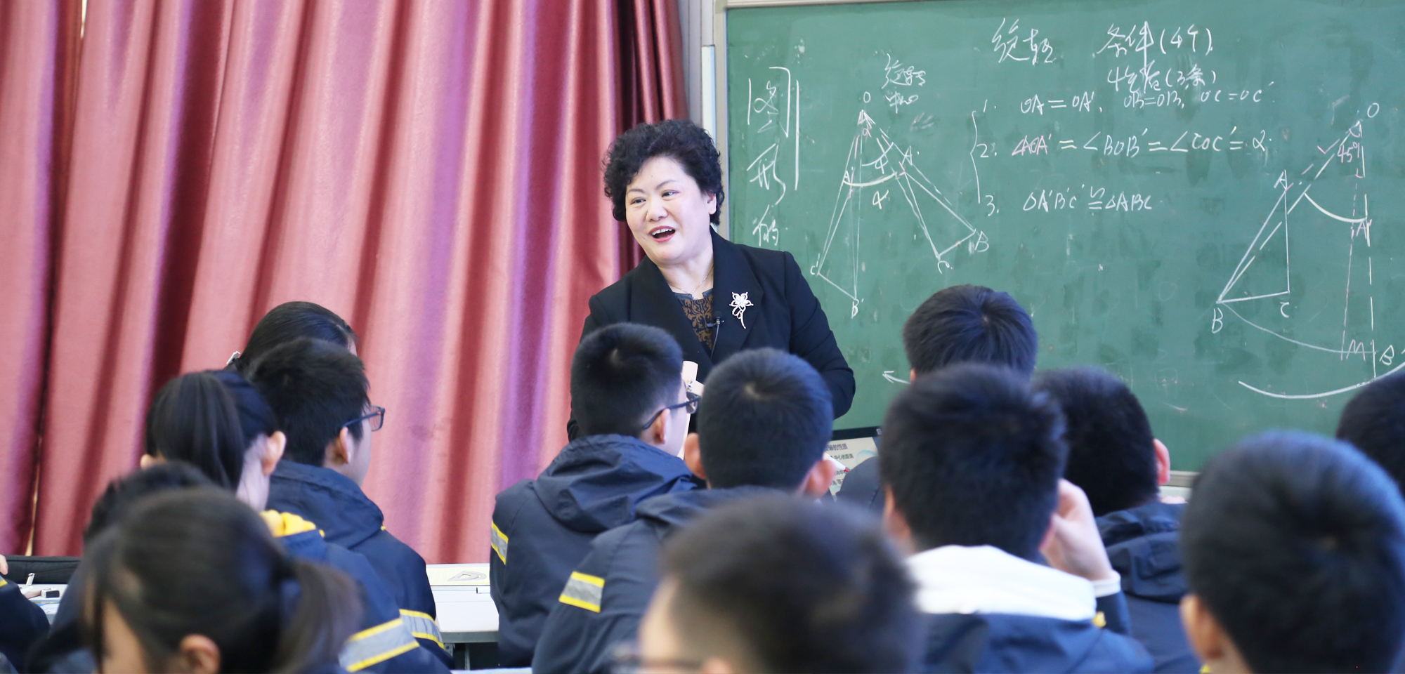 在第二天和第三天的活動中，全國知名名師工作室課例示范研討由趙謙翔、余建國、程中一、袁志勇、張文娣、宋少鏵、何夏壽、蔣守成、田湘軍等9位名師與參會代表深度交流。